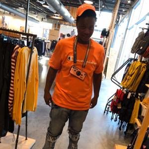 Meet your Posher, Lawrence